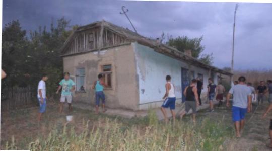 В Одеській області селяни громлять будинки ромів з-за вбивства дитини